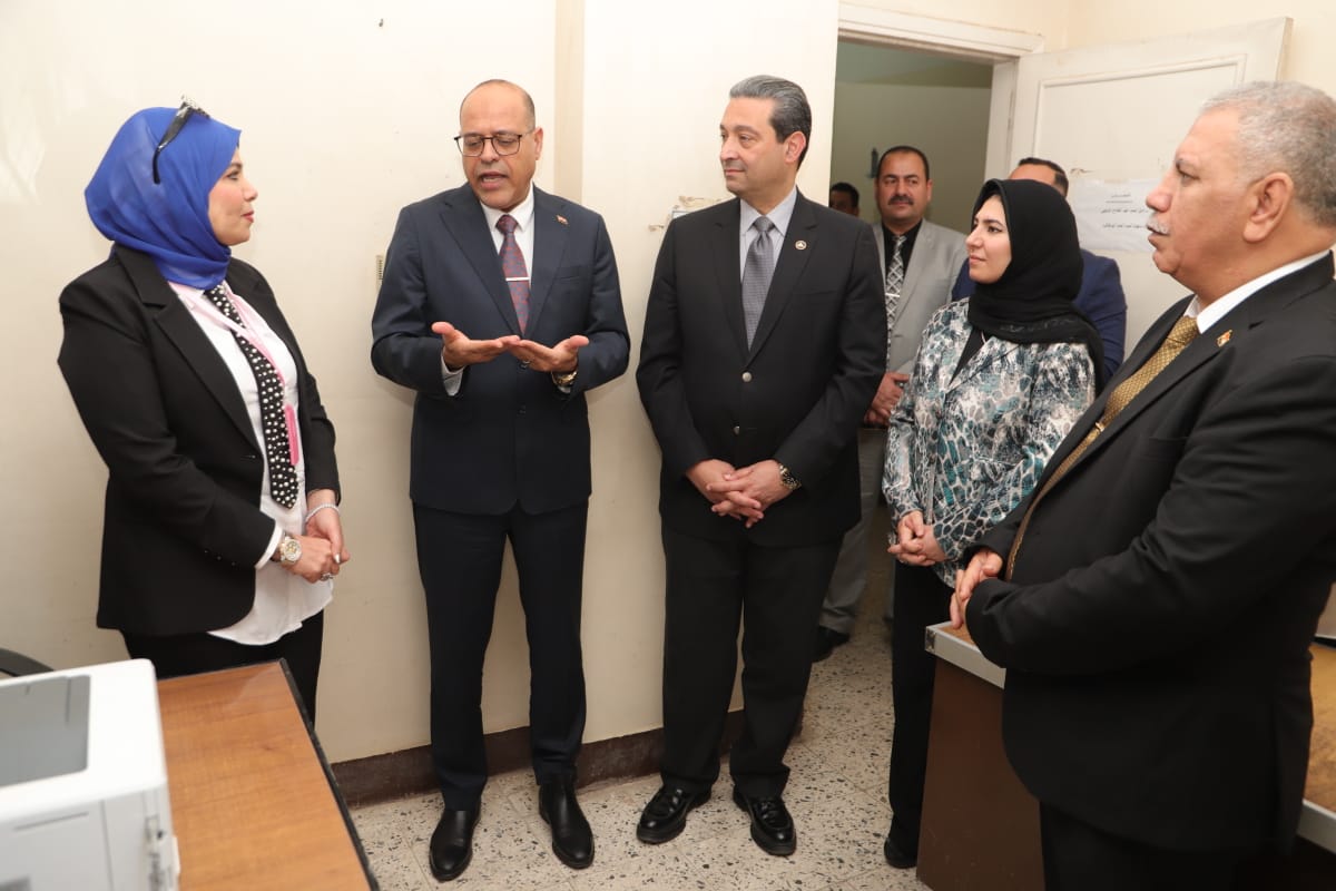 وزير القوى العامله 